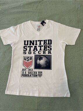 United States Soccer Graphic V‑Neck Tee - White
